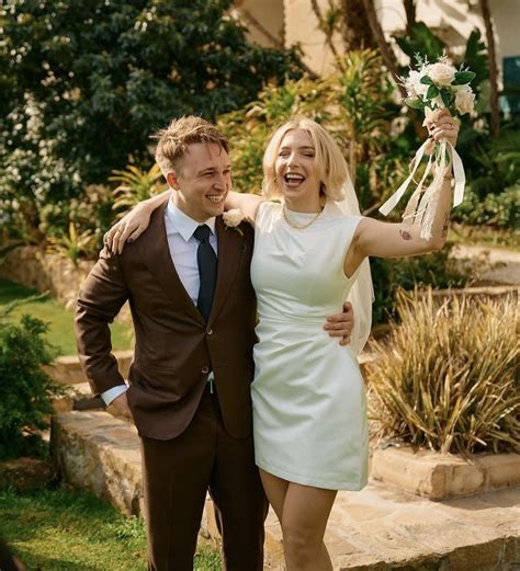 are shayne and courtney married|More.